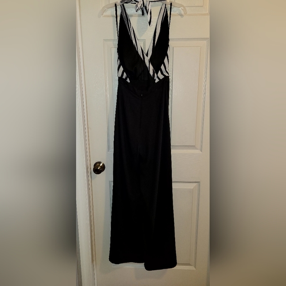 Backless pantsuit - Picture 2 of 6